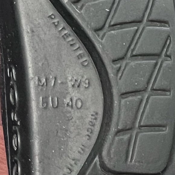 OOFOS Slide Sandals - Picture 10 of 10